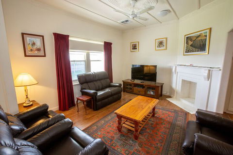 Smith Street Cottage Naracoorte - Accommodation Sydney 1