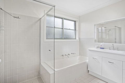 Tuscan Waterfront, 1/213 Soldiers Point Road - Accommodation Sydney 7