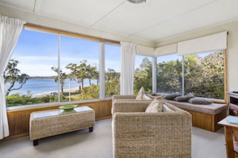 Summertime Beach Cottage - Accommodation Sydney 0