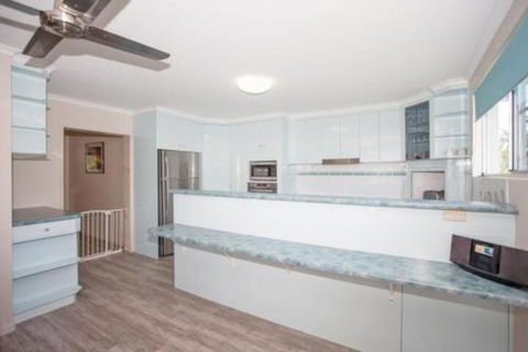 City Beach Holiday House - Accommodation Sydney 6