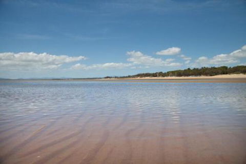 City Beach Holiday House - Accommodation Sydney 4