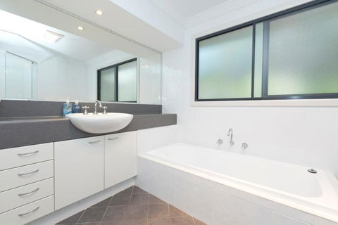 Brae Villa - Accommodation Sydney 4