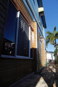 Happytourcairns Sharehouse - Accommodation Sydney 0