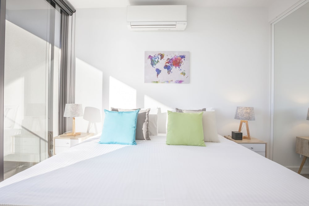 Hampton VIC Sydney 4u