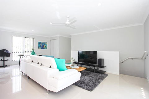 Beach Breeze Holiday House - Accommodation Sydney 6