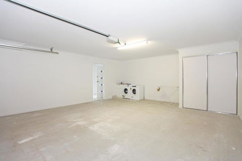 Beach Breeze Holiday House - Accommodation Sydney 3