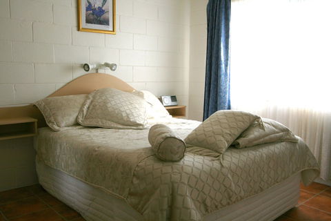 Lake Edge Holiday Units - Sydney 4u 5