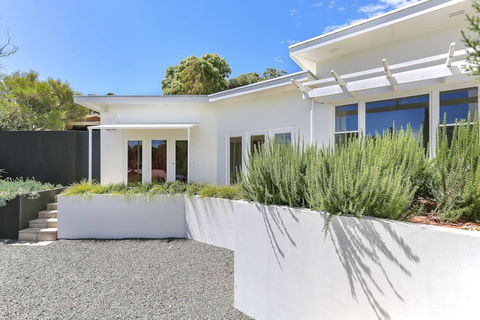 Barossa White House - Sydney 4u 0