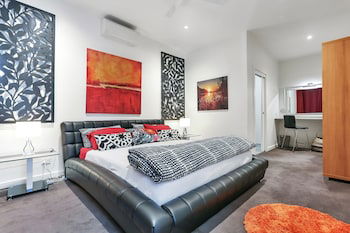 Barossa White House - Sydney 4u 6