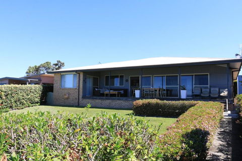 Bunkys By The Sea Holiday House - Accommodation Sydney 1