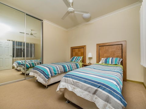 Seafront Unit 49 - Sydney 4u 5