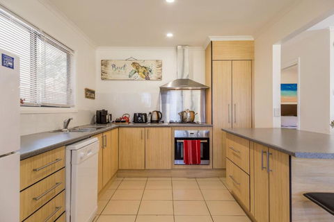 Rocketz At Berrara Beach - Accommodation Sydney 5