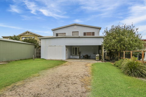 Lake Tyers Beach House - Accommodation Sydney 4