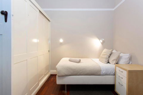 Soloman Street Cottage - Sydney 4u 2