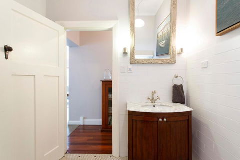 Soloman Street Cottage - Sydney 4u 6
