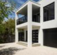 Pearl Hawley Beach - Sydney 4u