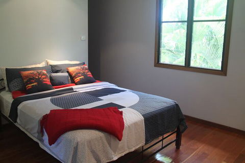 Beach House On Fox - Sydney 4u 5