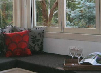 Hollyhock B&B - Accommodation Sydney 1