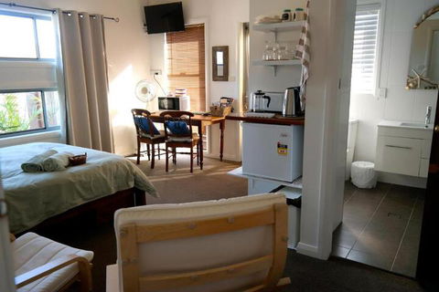 Serenity Lodge For Couples - Accommodation Sydney 6