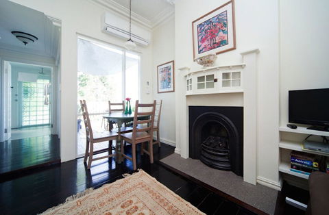 MPT67A Beautifully Decorated 1 Bed - Accommodation Sydney 4