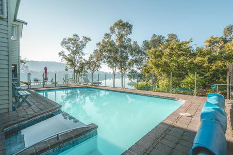 The Anchorage Waterfront Apartment - Sydney 4u 3