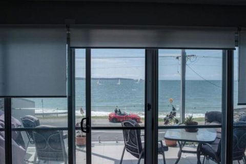 Caseys Beach Retreat - Accommodation Sydney 4