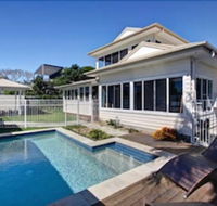 Away on Seaview Street - Accommodation Sydney