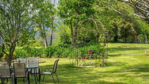 Vicarage View Cottage - Sydney 4u 4