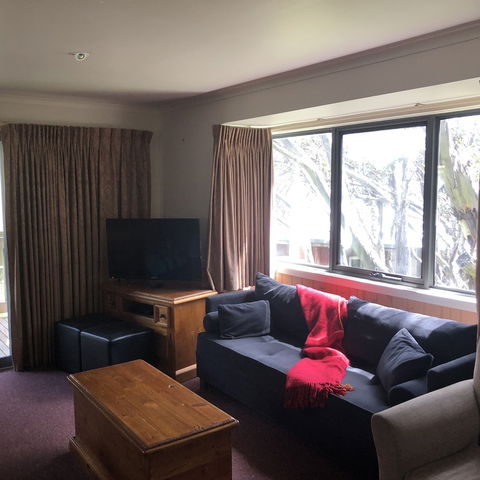 Discobulous 6 - Accommodation Sydney 5