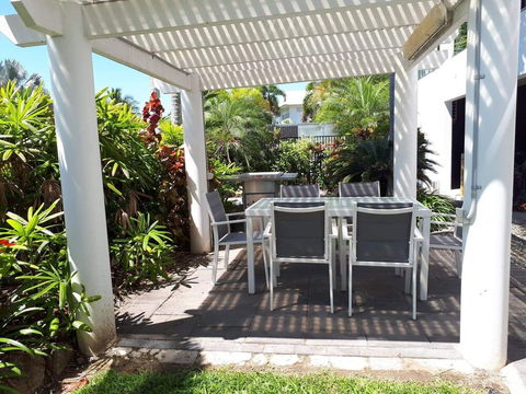 Hinchinbrook Harbour Apartments - Sydney 4u 4