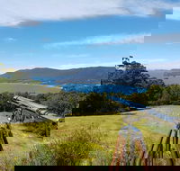Eaglehawk Rainforest Retreat - Sydney 4u