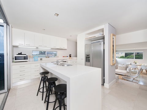 The Penthouse At Little Beach - Accommodation Sydney 1