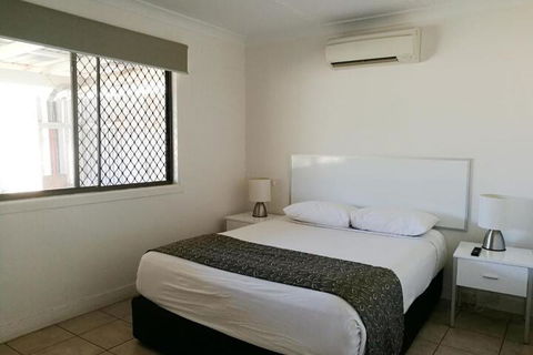Augathella Motel & Caravan Park - Sydney 4u 7