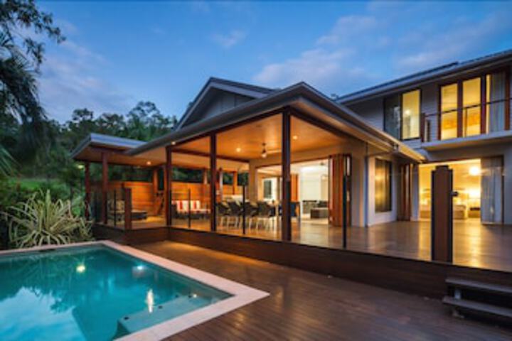 Cairns Northern Beaches QLD Accommodation Sydney