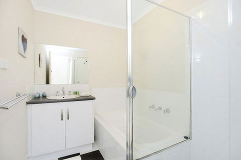 Bayside - Sydney 4u 7