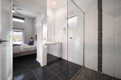 Oblique - Accommodation Sydney 3