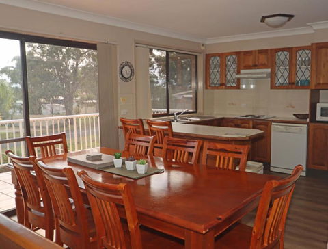 Hill Top Water & Bush Views - Accommodation Sydney 4