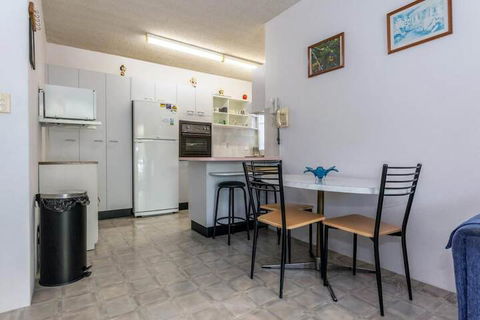 Gretel Lodge Unit 4 / 1 Gretel Close - Accommodation Sydney 5