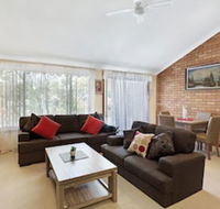 Macadamia Court 2/8 Government Road - Accommodation Sydney
