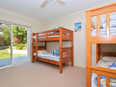 Morisset Bay Waterfront Views Lake House Looking Over Trinity Marina - Sydney 4u 2