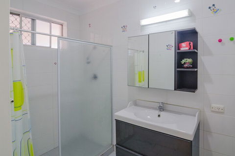 Cosy Murdoch Home - Sydney 4u 5