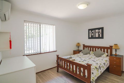 Cosy Murdoch Home - Sydney 4u 1