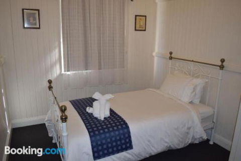 YesterYear On West - Accommodation Sydney 7