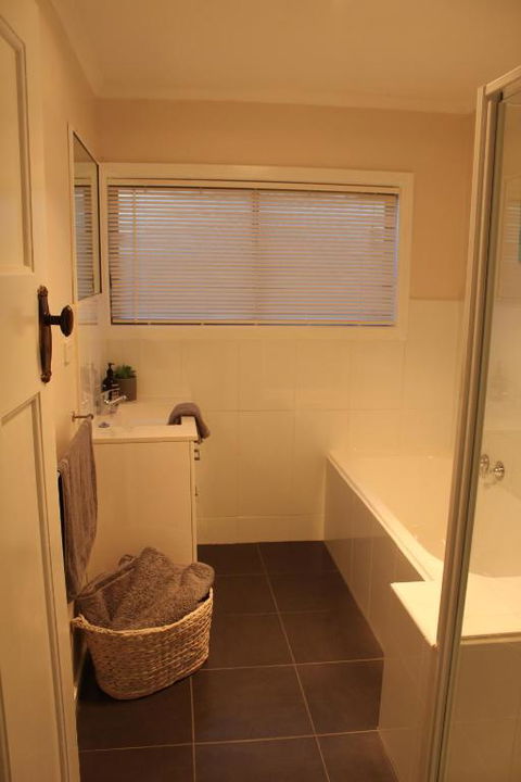 The Yellow Daisy - Accommodation Sydney 2