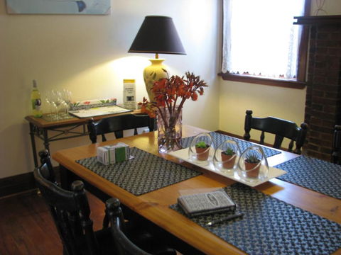 Art Deco Cottage - Accommodation Sydney 4