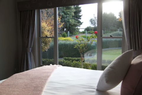 BEL MIREN ESSINGTON - Accommodation Sydney 0