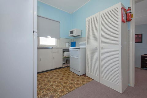 Pacific Units Unit 2 94 Magnus Street - Accommodation Sydney 4