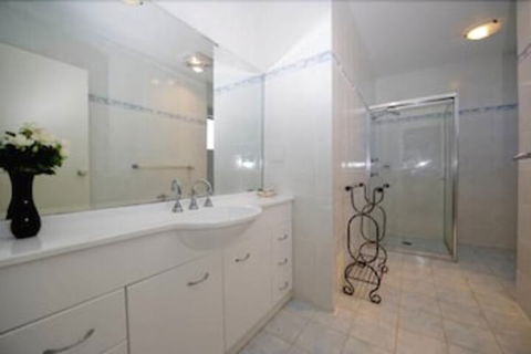 Magnus Pines, Unit 10/52 Magnus Street - Accommodation Sydney 2