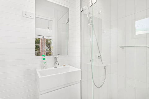 Thurlow Avenue 48 - Accommodation Sydney 6