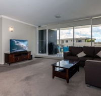 Oasis Unit 3 / 5 Laman Street - Accommodation Sydney